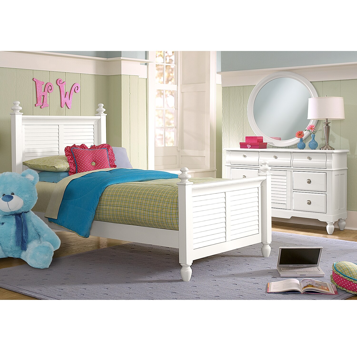 Seaside 6 Piece Full Bedroom Set with Trundle White Seaside 6 Piece Full Bedroom Set with Trundle White